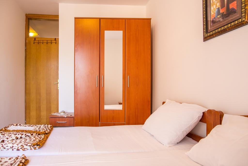 City Apartments Gosposhtina Budva Extérieur photo